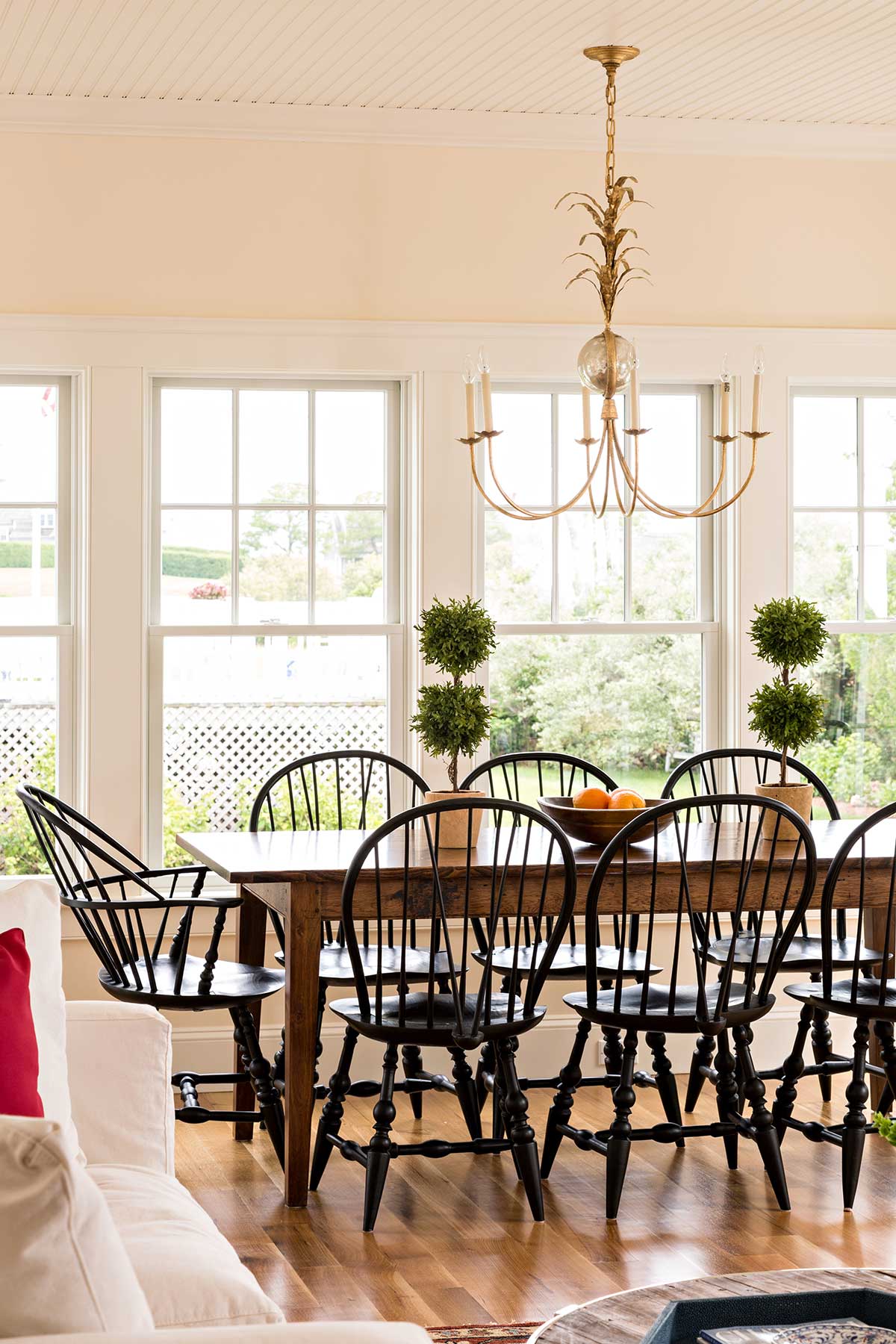 Cape-Cod-Dining-Room-with-Hitchcock-Chairs